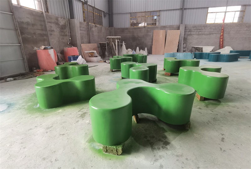 不銹鋼雕塑與環(huán)境的互動關(guān)系