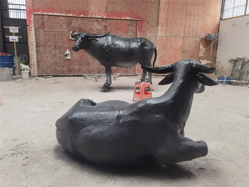 玻璃鋼雕塑與傳統雕塑的比較