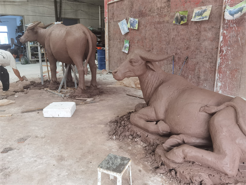 不銹鋼雕塑如何保養和維護